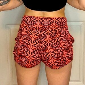 Incredibly comfortable and stretchy print shorts WITH POCKETS!